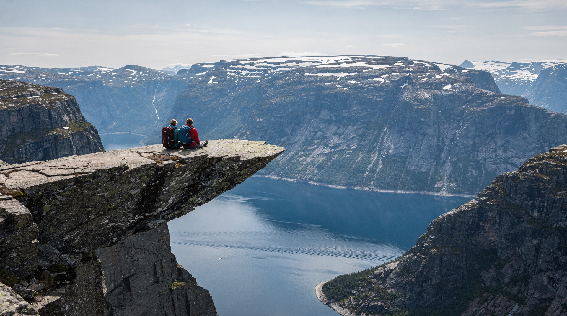 Bergen to Oslo: Nærøyfjord Cruise and Flåm Railway