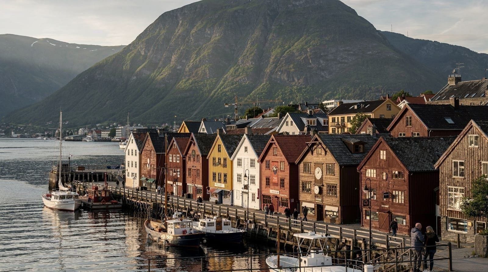Bergen vs Oslo — which Norwegian city should you visit first? — Honest comparison of Bergen and Oslo for first-time Norway visitors. Costs, thin
