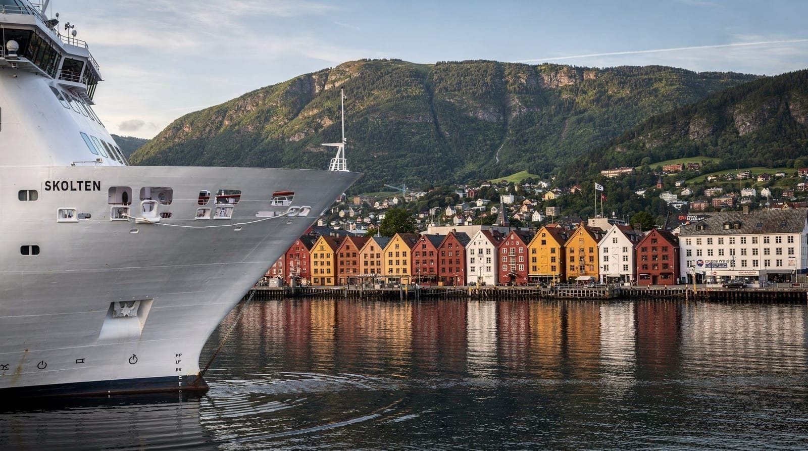 Bergen cruise port guide — 4-hour and 8-hour stopover itineraries — Practical guide for cruise passengers in Bergen: walking distances from the pier