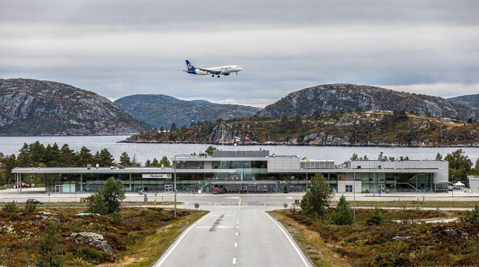 Getting to Bergen: flights, train from Oslo, and cruise — How to get to Bergen by flight to BGO airport, Bergen Line train from Oslo (7h, 