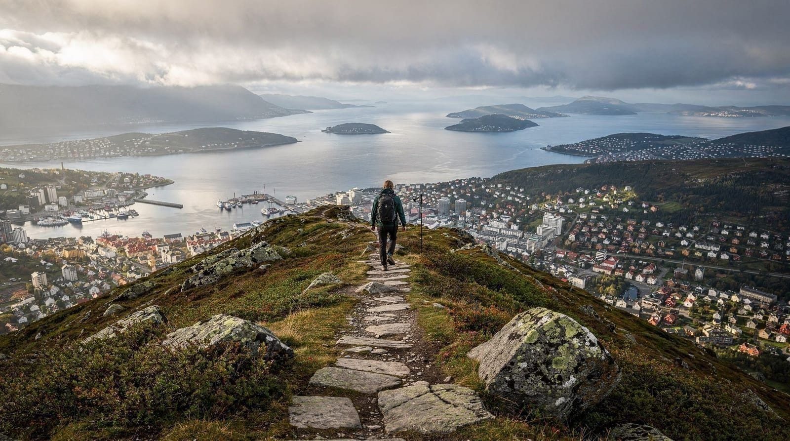 3-Day Bergen–Hardanger–Flåm–Nærøyfjord–Oslo (or Preikestolen)
