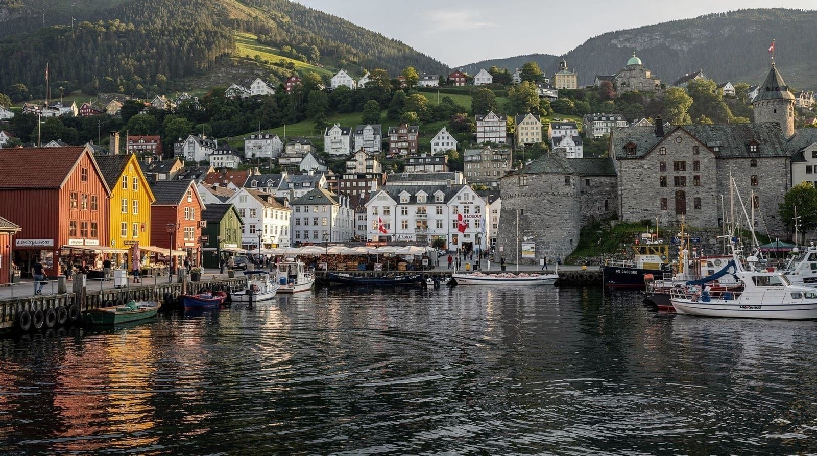 Bergen cruise port stopover guide — 4-hour and 8-hour itineraries — 1 days — easy — mid-range